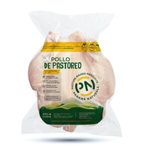 Load image into Gallery viewer, pasture-raised / pollo orgánico pollo entero de pastoreo Panamá Naturals
